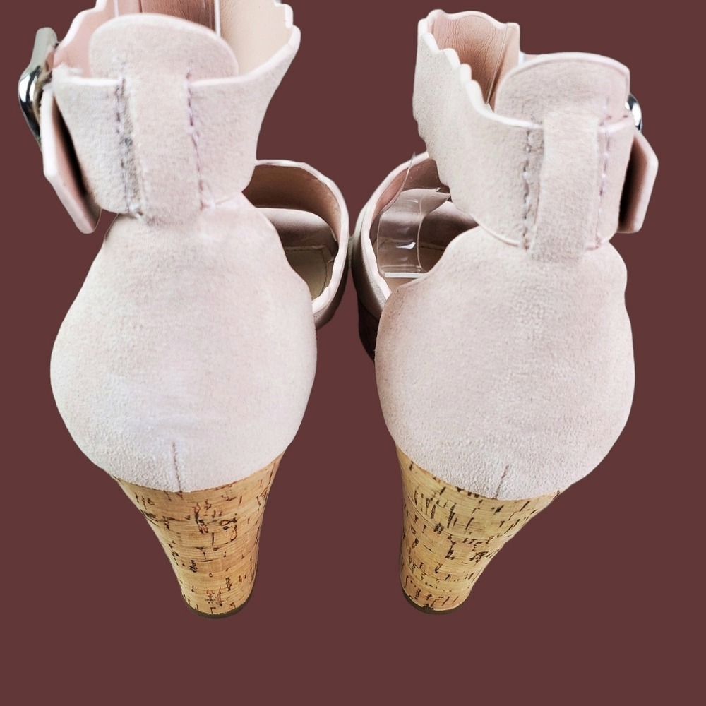 Marc Fisher Hayo Light Pink Scallop Suede Leather Cork Wedge Sandals Size 7.5 - Picture 7 of 13